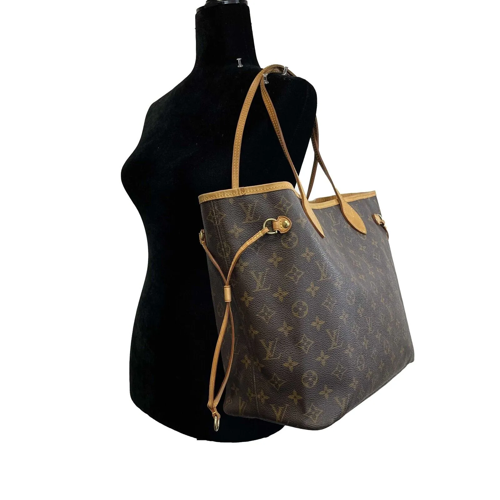 Louis Vuitton Neverfull Tote MM