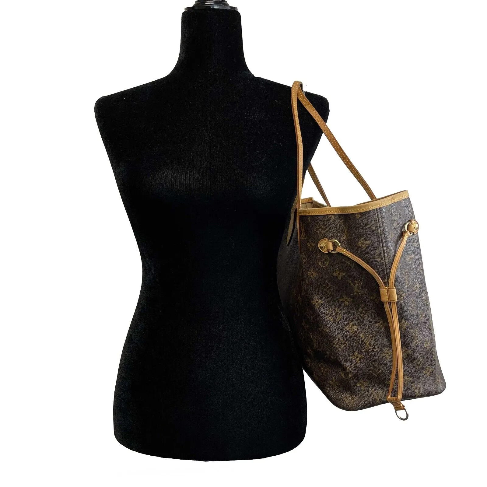 Louis Vuitton Neverfull Tote MM