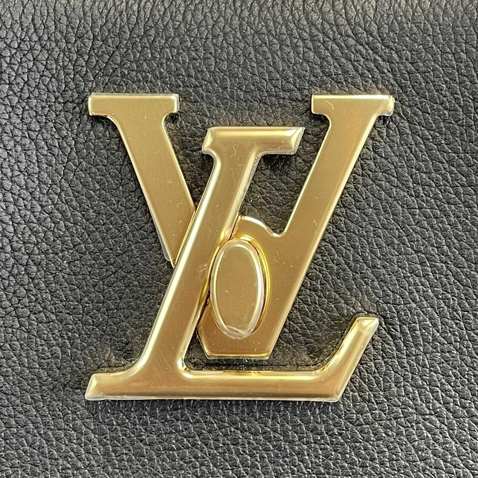 Louis Vuitton - NEW LV Lockme Shopper - Black Leather Shoulder Bag / Tote