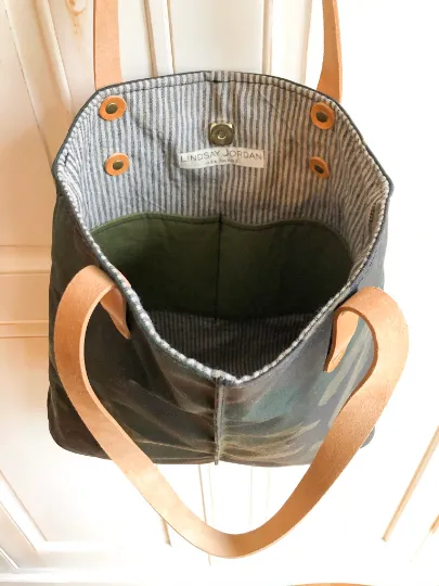 Over-the-Shoulder City TOTE Camouflage OILCLOTH Canvas Outside