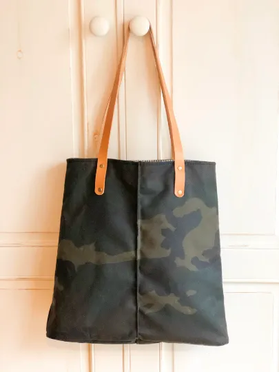 Over-the-Shoulder City TOTE Camouflage OILCLOTH Canvas Outside
