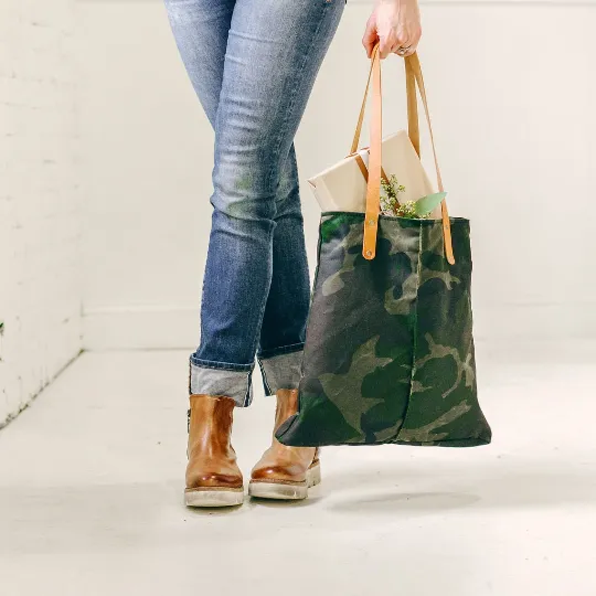 Over-the-Shoulder City TOTE Camouflage OILCLOTH Canvas Outside